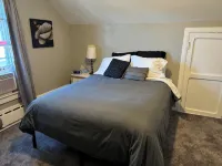4Br Historic Home Near Makoshika State Park. Sleeps 9, Pet Friendly, Agates