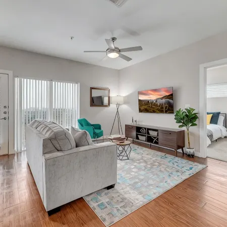 Plush 2Br Cal King Suite Close to Everything