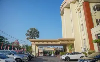 Grand Wahid Hotel Salatiga - parking