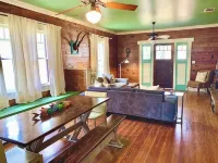 Longhorn Lodge - In the Heart of Central Austin, near U.T the "Drag" - Holiday bungalows
