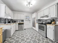 Remodeled Historical Home in Downtown Warm Springs Hoteles en Condado de Meriwether