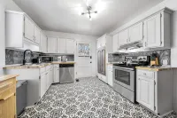 Remodeled Historical Home in Downtown Warm Springs