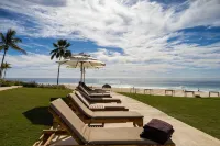 Exquisite, Ocean front, Contemporary Retreat