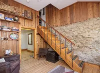 A Comfy Cozy Cottage on Clowney - Homestays