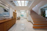 Casa La Playa, a 6 Bedroom FULLY STAFFED, MODERN BEACHFRONT VILLA,  Walk to Town - Bungalows