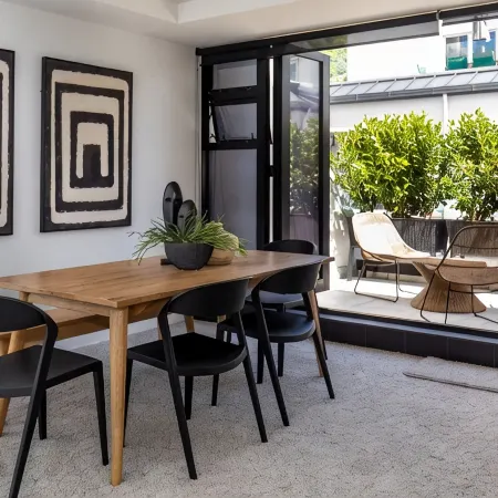 Designer Seaview Chic accommodation for the discerning traveler