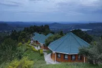 Top of the World Lodges Fort Portal - Parkering
