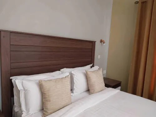 Etang Guest House - 2 звезды