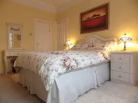 The Central Guesthouse - 3-Star