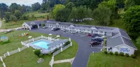 Carolina Motel - parking