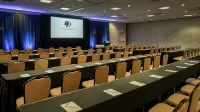 DoubleTree by Hilton Hotel St. Louis - Westport - parking