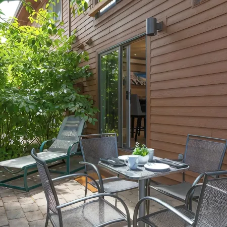 Modern Comfort in Prime Location: Stylishly Remodeled Condo Steps from Downtown