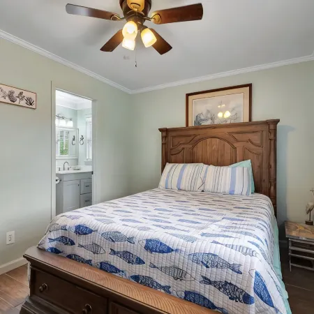 3-bedroom Riverfront home with private boat dock and view of Steinhatchee River. Hotels in Steinhatchee