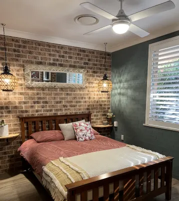 Salty Crew villa , Central spot , Pet friendly ,private garden oasis secure yard - Wi-Fi