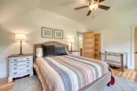 Creekside Screened Porch, Pet Friendly, Minutes to Downtown Hayesville. Firewood - Wifi