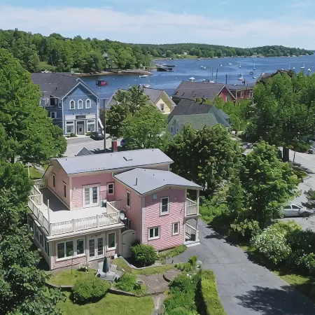 Miller House By the Bay