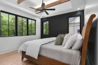 Luxury Vacation Home Right on the Nantahala River in Bryson City NC - 4-Star