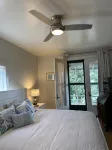 Heart of Oak Bluffs, No Car Needed! Ocean Views, Walk to Everywhere!
