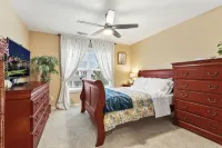 Charming 4-bedroom family friendly house with WiFi and AC in fabulous Vancouver - 4-Star