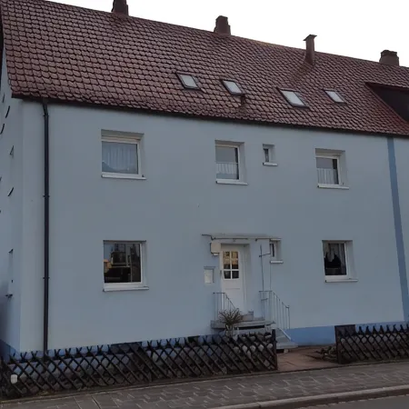 Vacation apartment with 3 separate bedrooms! Subway connection! Free WLAN