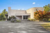 Lakefront Paradise: Views, Heated Pool, Games! Summer & Winter Fun For Everyone! - WiFi