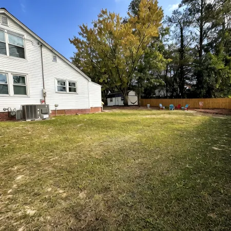 Fun House/King Bed - Close to Town/Full of Entertainment!