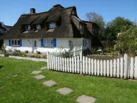 Reed roof Kate v. 1837 - Homestays