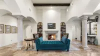 6,000 Sqft Luxurious Mansion w/Heated Pool, Spa, Pickleball & Mountain Views - Mountain view