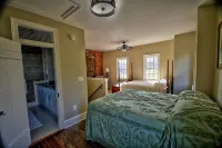 Private 18th Century Farmhouse in Virginia Wine Country with Hot Tub - Wifi