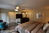 Our historic 140 year old home is a minutes walk to Downtown Flushing - 3-Star
