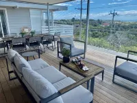On Top of the World - Incredible Bay views with massive outdoor undercover deck - Boutique