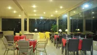 Wonua Monapa Hotel Resort - piscina