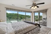 Lake of the Ozarks Get-Away! Experience the Ozarks! the Heart of Osage Beach!! - 4 ดาว