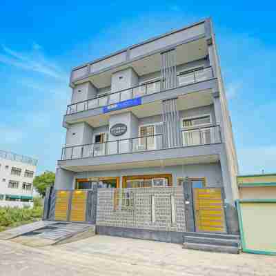 FabHotel the Viraaj - Gaur City Mall Hotel Exterior