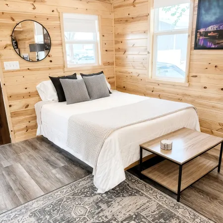 Private Tiny Cabin in Glendive Near Makoshika Park - Free Parking & WiFi