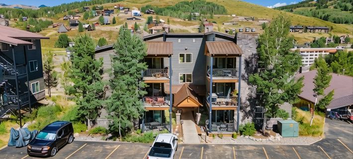 Mt Crested Butte Condo 2BR on Bus Route with Pool and Patio Views Hotels in Mount Crested Butte