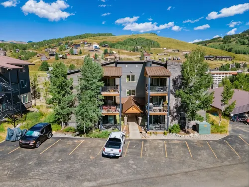 Mt Crested Butte Condo 2BR on Bus Route with Pool and Patio Views - 3-Sterne