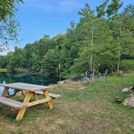 Waterfront Glamping Cabin On Private Blue Water Mountain Top Lake Hotels in Union