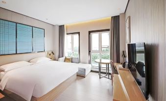 XINHUA Holiday Hotel