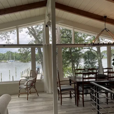 Renovated, Waterfront, Large Private Deep Water Dock, Cowboy Pool, Fire Pit
