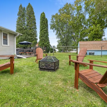 Lombardi's Lodge: 4BR Home 5min Walk to Lambeau