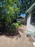 Nostalgic Retro Cottage, Blocks Away from Mississippi River. Full Fenced in Yard - 3つ星
