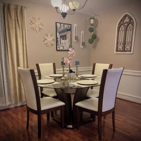 Cozy & Spacious 3-bedroom Townhome