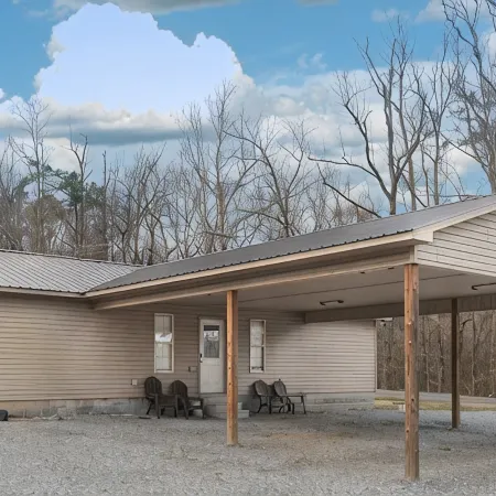 Mid- Lake home, perfect for a group w/ lots of boat and truck parking