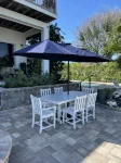 "Barcelona Breeze" Tropical Waterfront - Apartemen