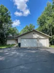 Escape to Paradise: Your dream vacation awaits in our stunning lakefront rental! - Hytter