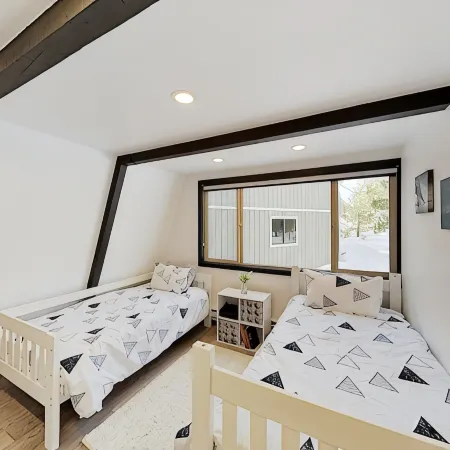 Modern Gambrel Cabin Near Ski Resorts
