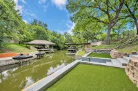 Casa Lago on Lake LBJ, Zenful Retreat;Game Room;Canal Front; Putting Green - 4-Star