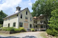 Ski Minutes Away & Pool Onsite - 3 stjerner