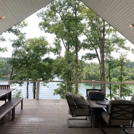 NEW Gorgeous Spacious 4Bd/4Ba Norris Lakefront Home, Giant Decks, Amazing Dock